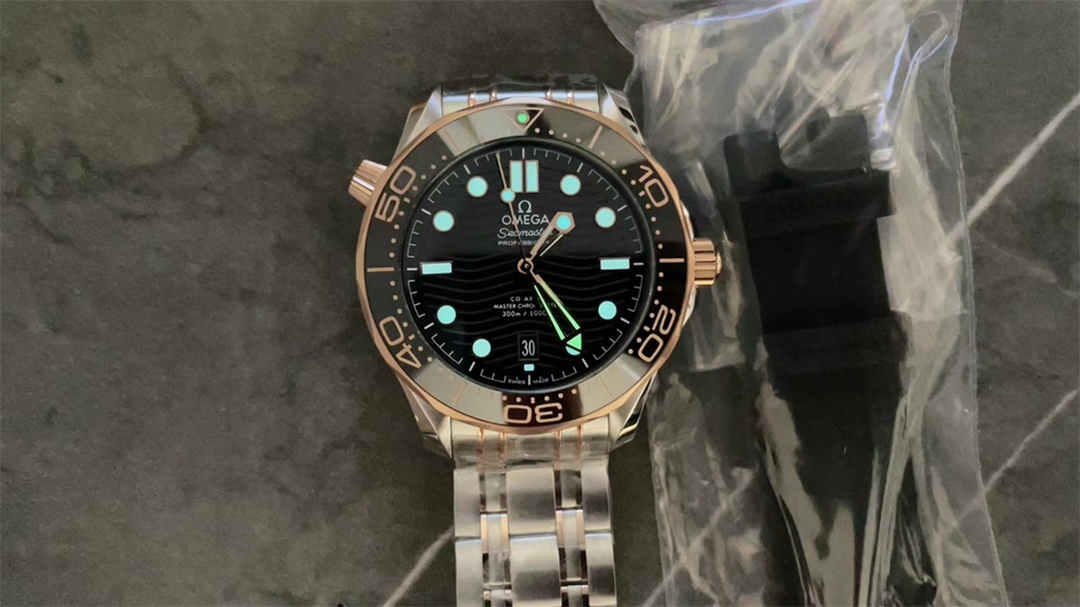 VS Factory Omega Seamaster Diver 300M Replica – Premium 42mm Steel & Rose Gold Diver Watch