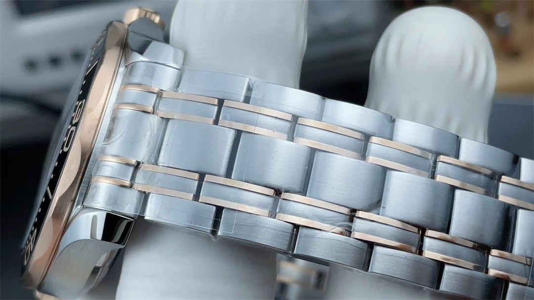 VS Factory Omega Seamaster Diver 300M Replica – Premium 42mm Steel & Rose Gold Diver Watch