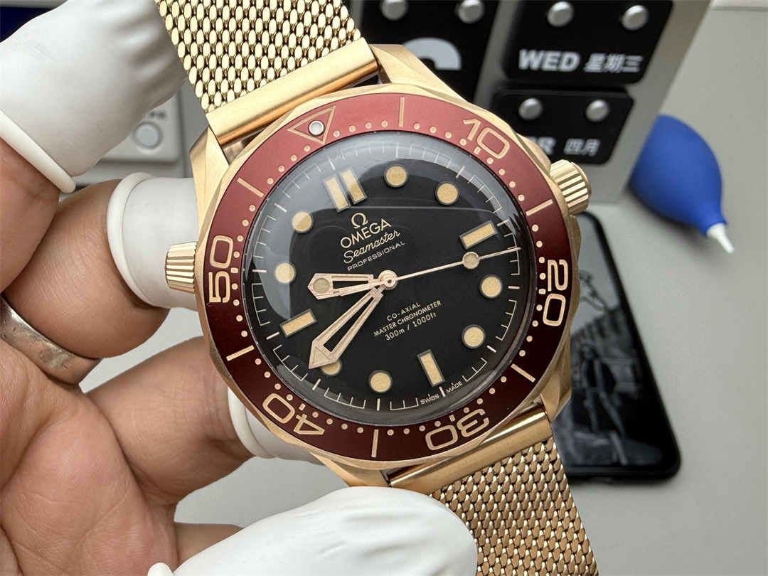 VS Factory Omega Seamaster 007 Burgundy – Premium VSF Diver Watch Replica 42mm