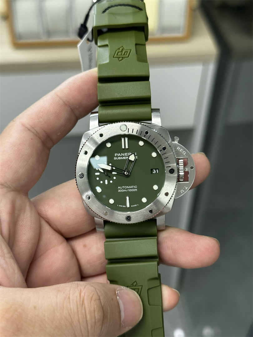 VSF PAM1055 – Premium 42mm Submersible Replica Watch with P.900 Movement