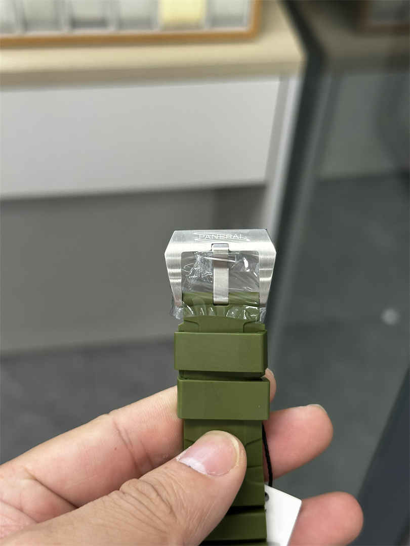 VSF PAM1055 – Premium 42mm Submersible Replica Watch with P.900 Movement