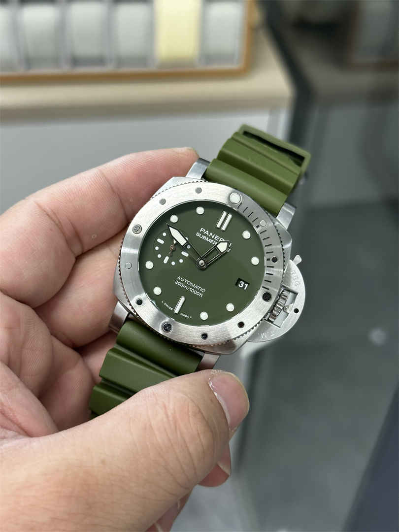 VSF PAM1055 – Premium 42mm Submersible Replica Watch with P.900 Movement