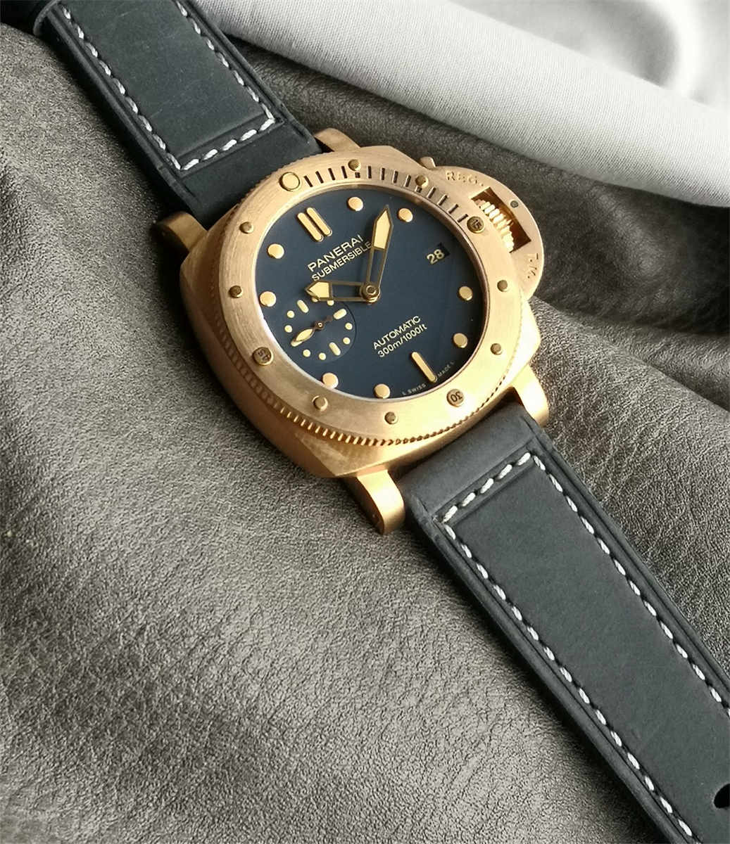 VSF Panerai PAM01074 – Bronze Submersible 42mm Blue Dial Replica Watch