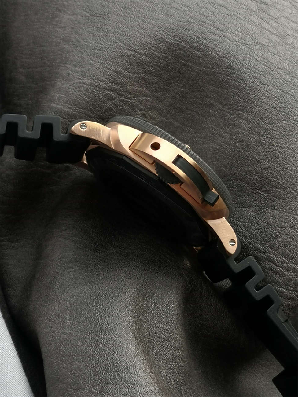 VSF Panerai PAM1070 Replica – Goldtech™ & Carbotech™ Submersible