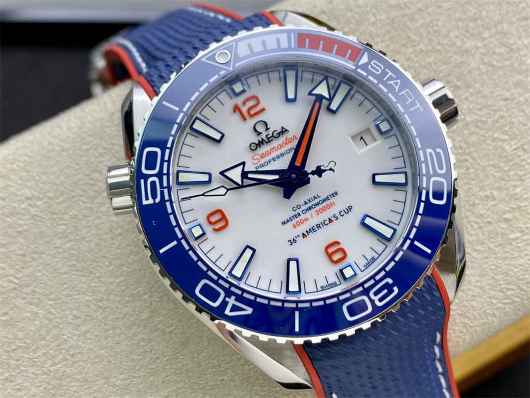 VSF Seamaster 600M America’s Cup Replica – 43.5mm Stainless Steel Diver Watch