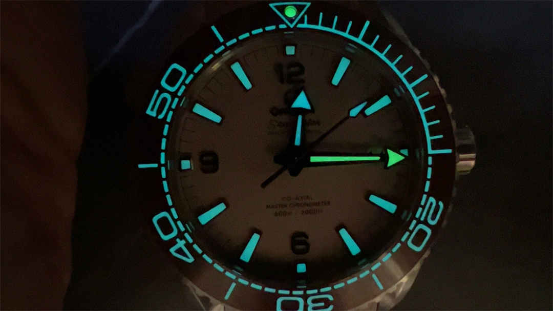 VSF Seamaster 600M Desert Yellow Replica – 43.5mm Stainless Steel Diver Watch