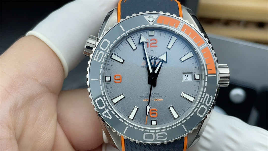 VSF Seamaster 600M Grey Orange Replica – 43.5mm Titanium Diver Watch