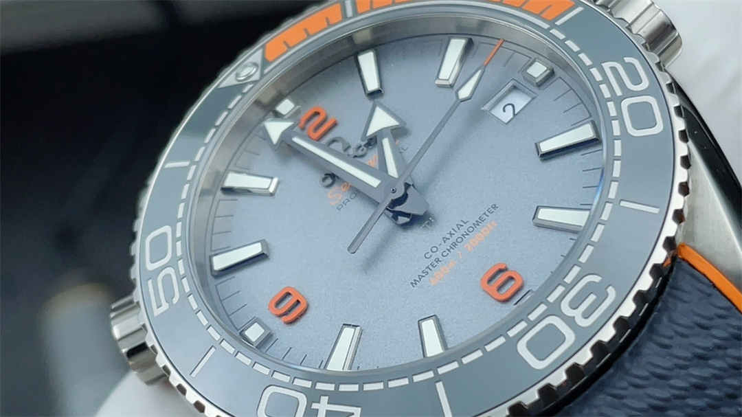 VSF Seamaster 600M Grey Orange Replica – 43.5mm Titanium Diver Watch