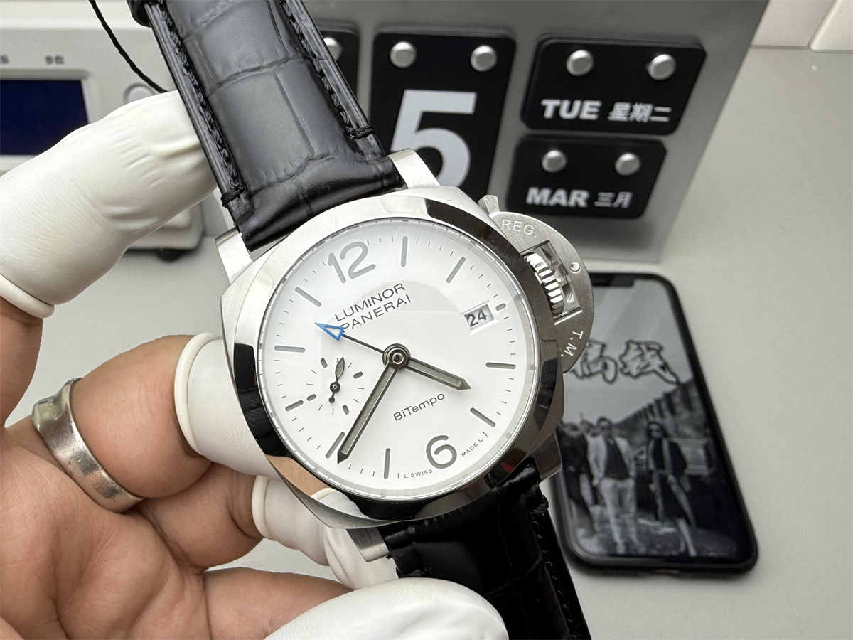 VSF Watches Panerai PAM1367 – 40mm Luminor BiTempo GMT Super Clone with P.900 Movement