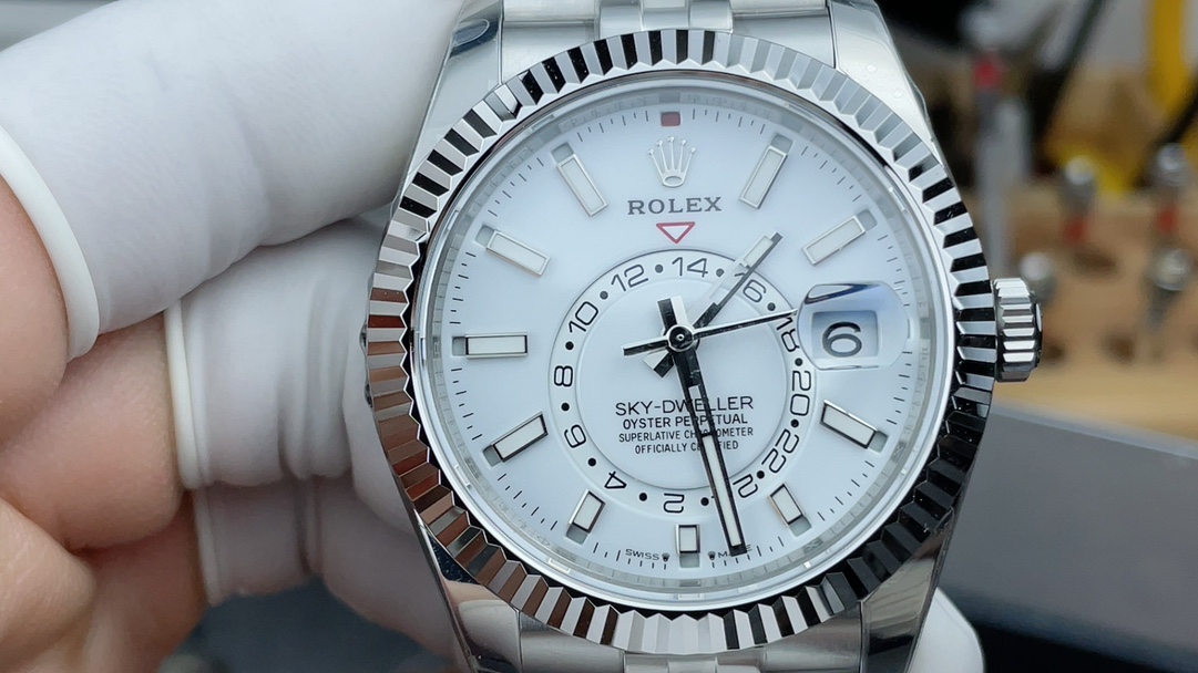 ZF Factory Sky Dweller Replica Watch – White Dial Jubilee Bracelet 42mm Luxury Timepiece