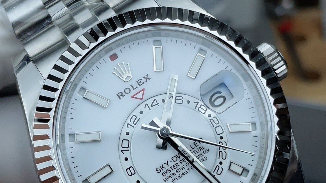 ZF Factory Sky Dweller Replica Watch – White Dial Jubilee Bracelet 42mm Luxury Timepiece