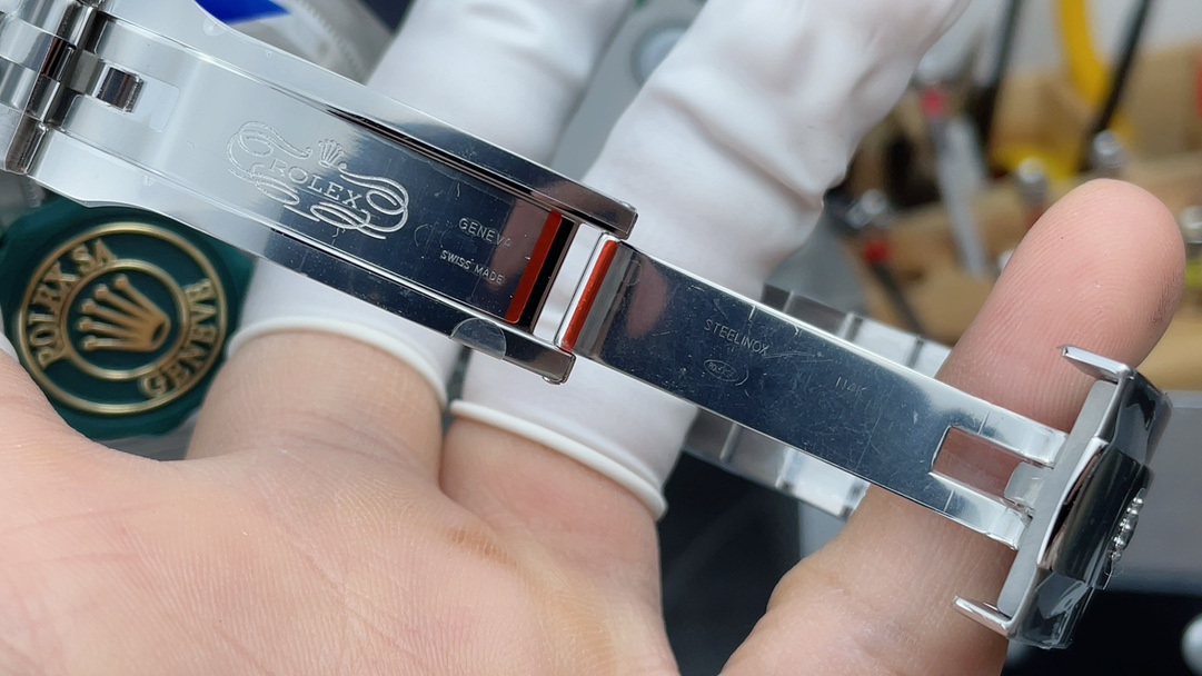 ZF Factory Sky Dweller Replica Watch – White Dial Jubilee Bracelet 42mm Luxury Timepiece